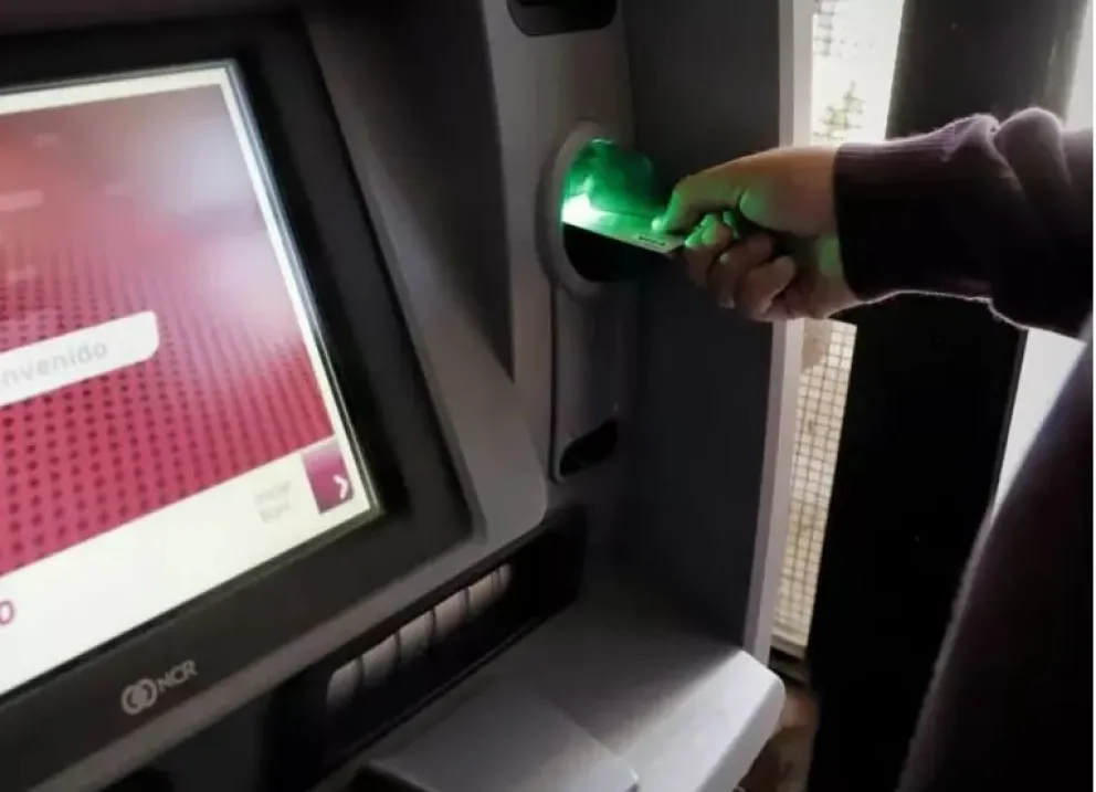 Hay que estar con cuatro ojos y varios oídos: un vecino zafó de milagro de ser estafado