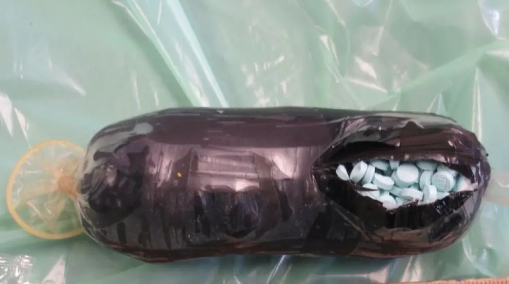 Detuvieron a una mujer que intentaba contrabandear una droga de moda escondida en su vagina