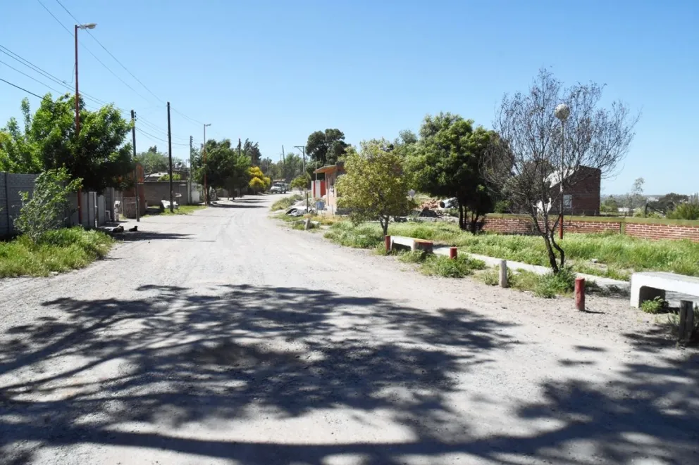 Allanamiento y tensa calma en el barrio Villa del Carmen 