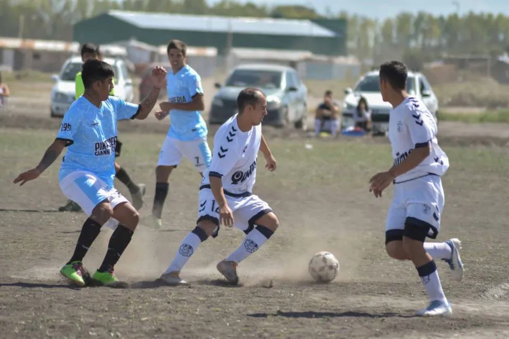 Copa de Campeones: Quilmes le dio vuelta el partido a Las Flores en un minuto 