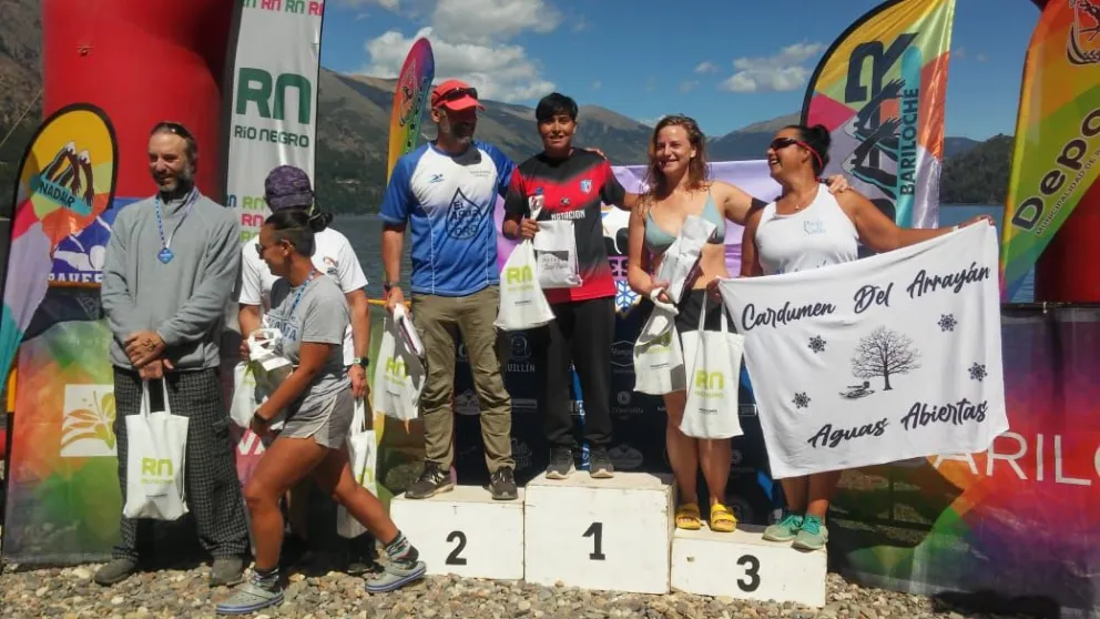 Iara Arias consiguió un rotundo triunfo en el lago Gutiérrez