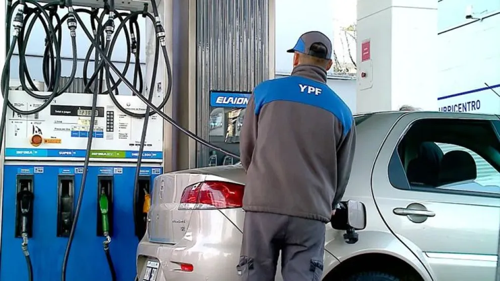 YPF aumentó sus combustibles en un 4%