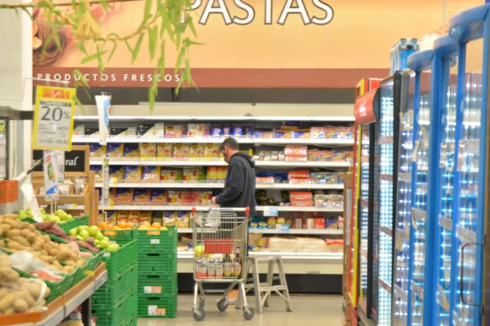Hubo tensión adentro de un supermercado de Viedma