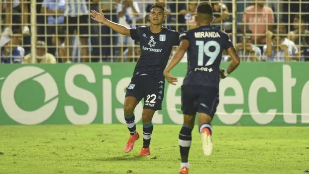 Racing goleó en Tucumán y llega entonado al clásico de Avellaneda