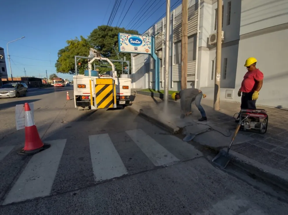 Precaución: iniciaron tareas para colocar semáforos en 25 de Mayo-Caseros de Viedma