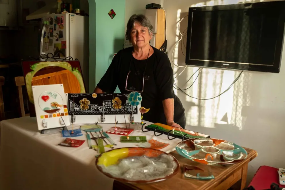 Artesanías, el poder de Patricia para transformar objetos con sus manos