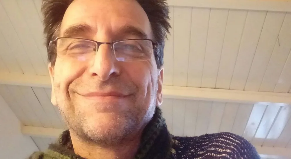 El mundo de la poesía se une en oraciones por Nito Fritz