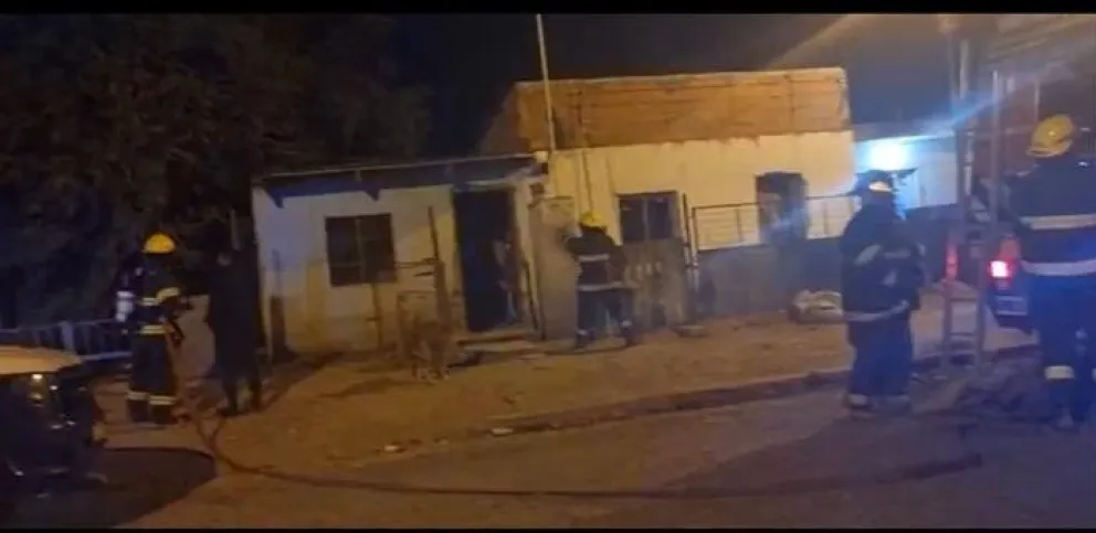 Incendio en Patagones por un cortocircuito enciende las alarmas: días atrás hubo un caso igual a media cuadra