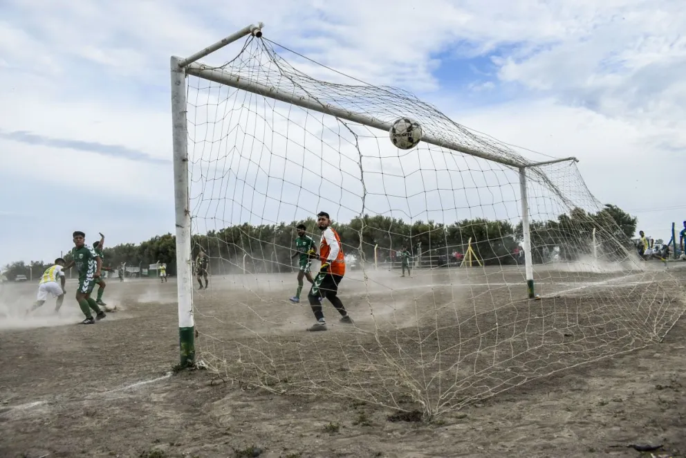 Fortín amargó el debut de Inalauquen en la Liga Rionegrina