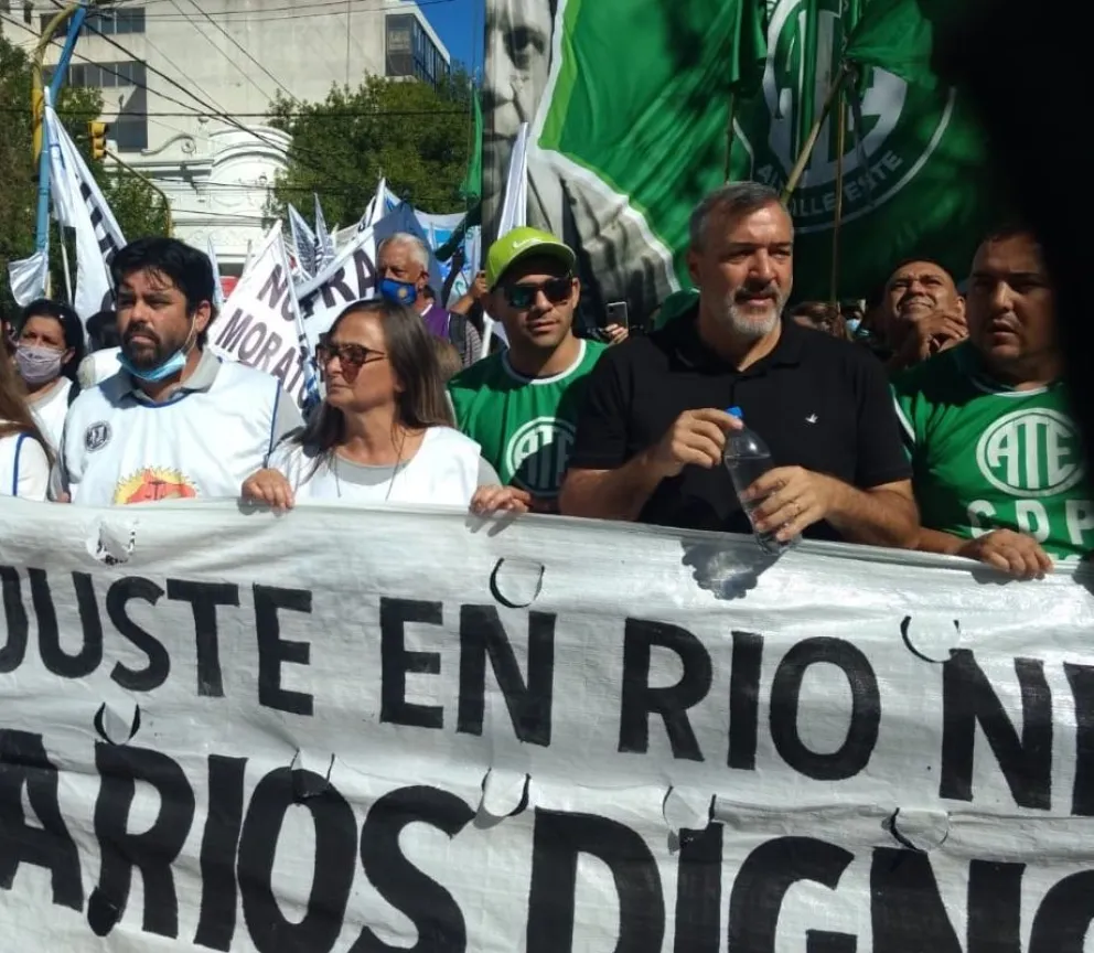 Nuevo round para debatir salarios con estatales y docentes