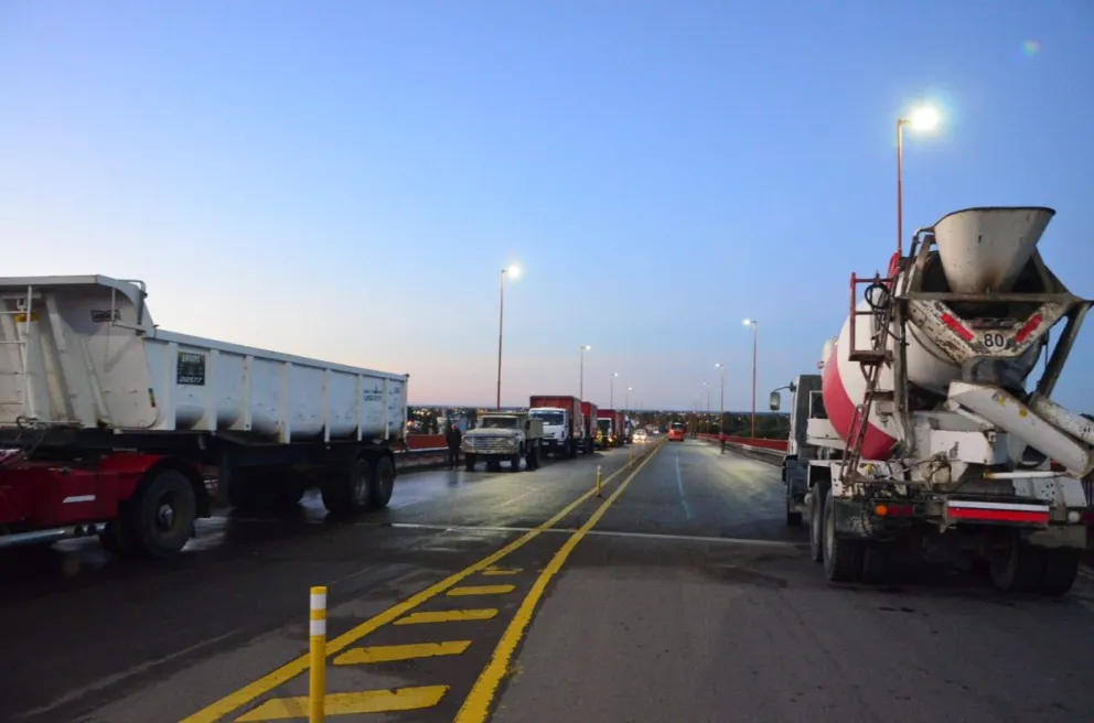 Como quedó la negociación de los camioneros tras el corte de puente en abril de este año 