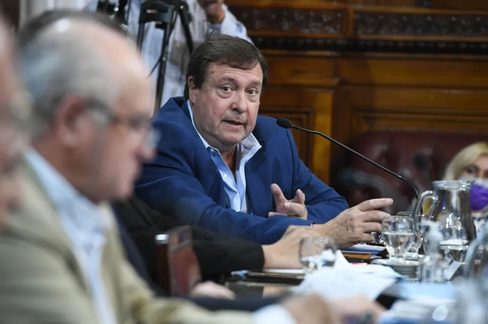 Weretilneck tomó distancia del kirchnerismo y de Cambiemos