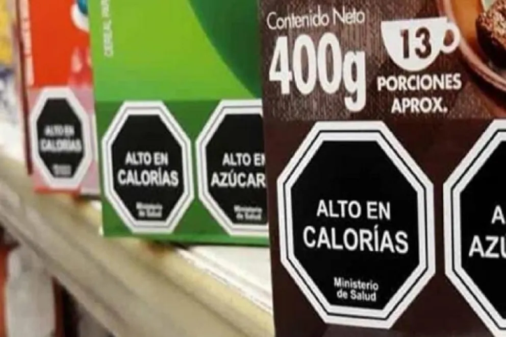 El gobierno reglamentó la ley de etiquetado frontal: qué alimentos llevarán el sello negro
