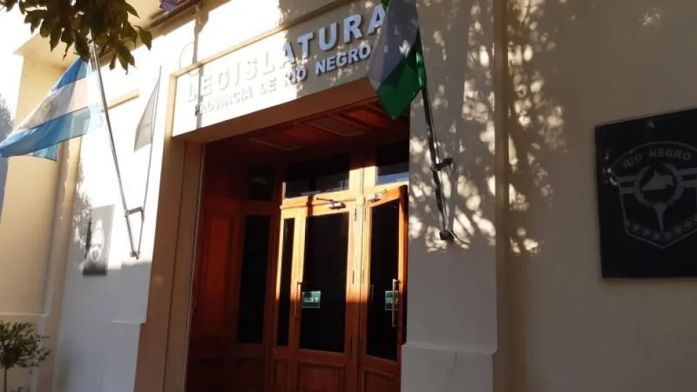 Inédita muestra sobre Malvinas en Viedma: “Estas radiofotos son procedentes de Suiza”