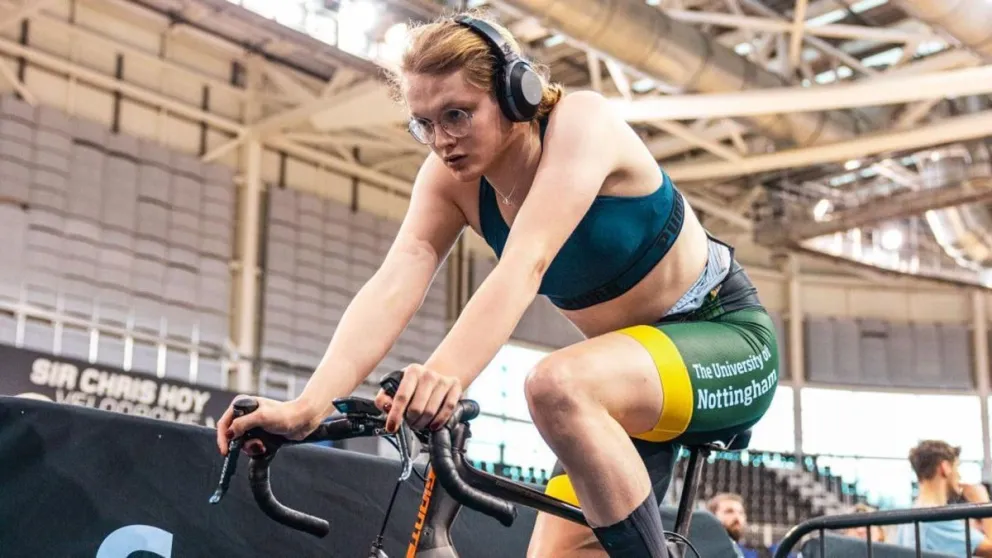 Excluyen de una carrera femenina  a la ciclista transgénero Emily Bridges 