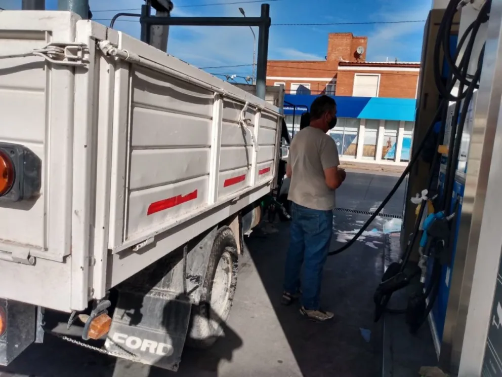 Restringen la venta de gasoil y hay alerta por posible desabastecimiento 
