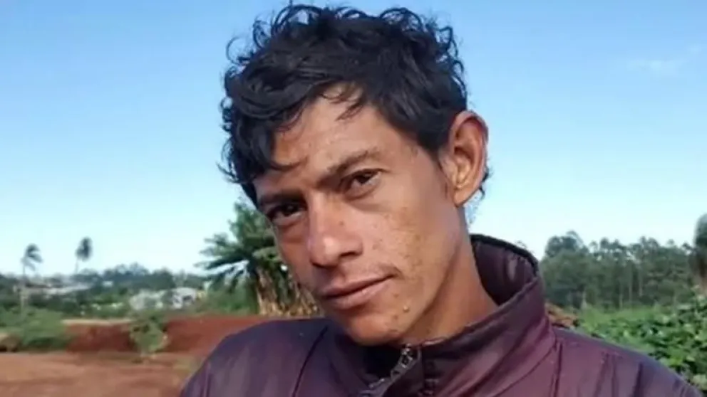 Un joven afirma que su vida está en peligro por el sólo hecho de "ser muy atractivo"