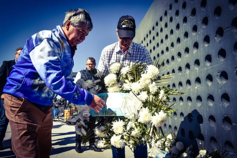 Malvinas, 40 años: emotivo acto en el Memorial Malvinas