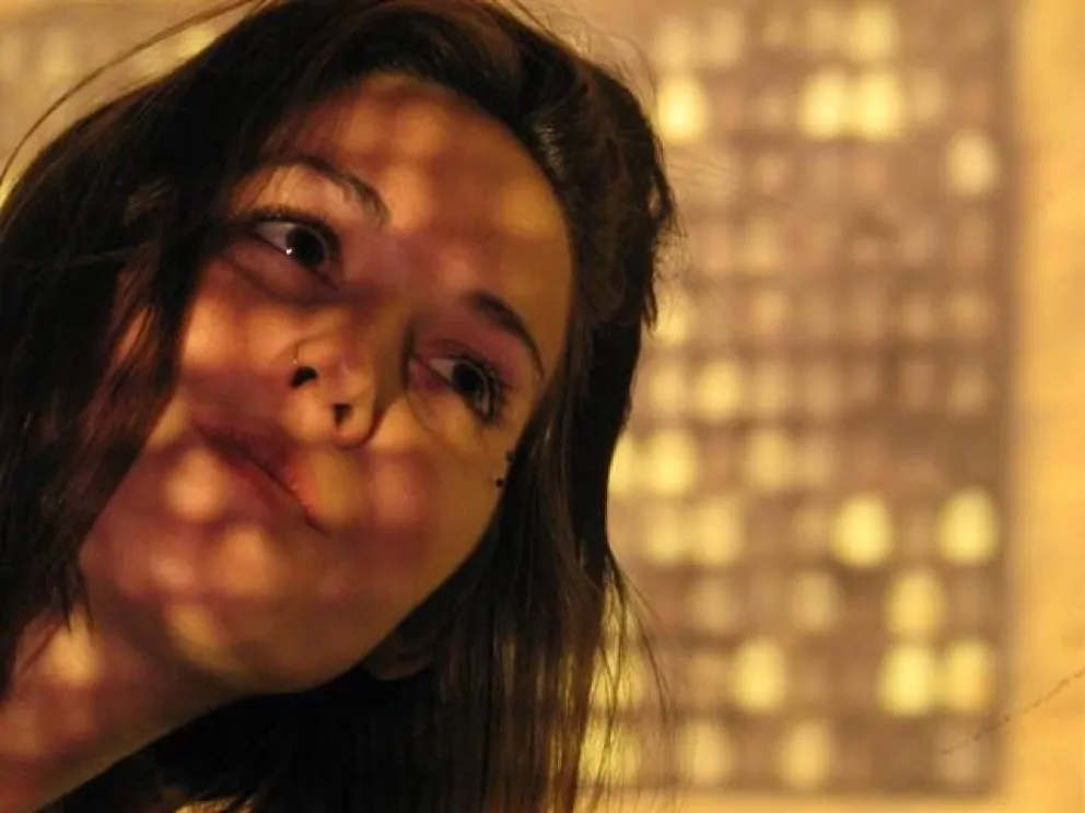 Nahir Mortada, una artista que deja su corazón en cada lienzo