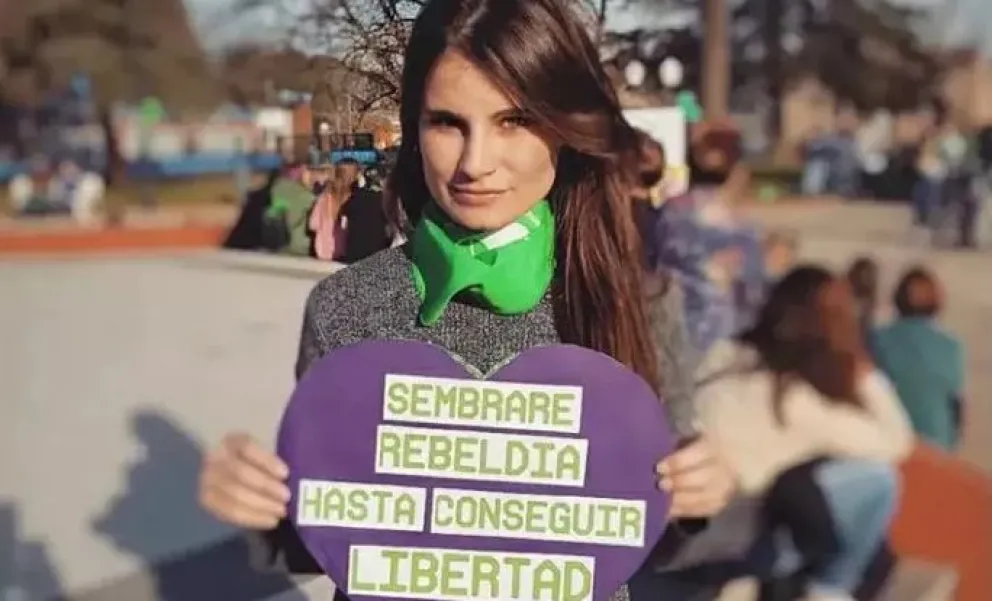 Tras siete años de angustia contó que fue abusada durante el viaje de egresados
