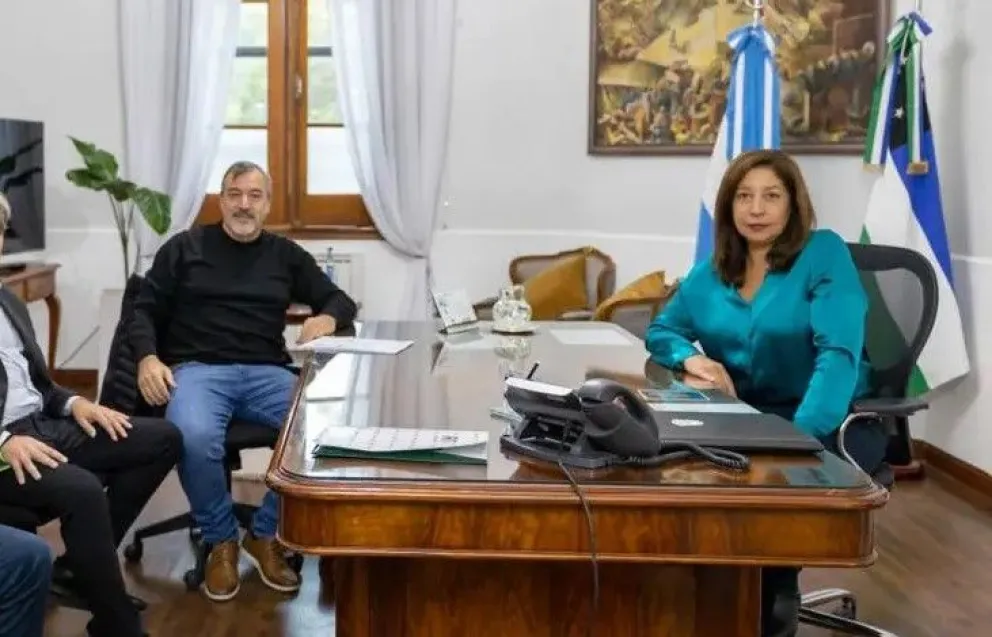 Tras el anuncio de ATE, el Gobierno aclaró que la policía también recibirá el bono de $15 mil 