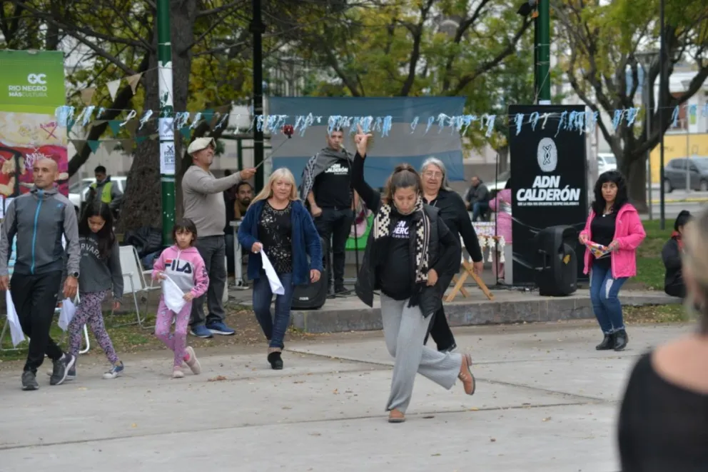 Con abrigo y reposera invitan a pasar la tarde. Foto: Archivo de NoticiasNet.