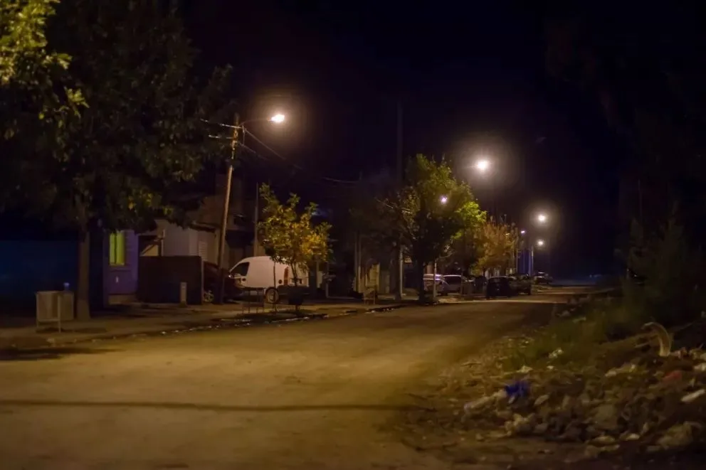 Se enfrentan a tiros y ponen en peligro a cientos de vecinos