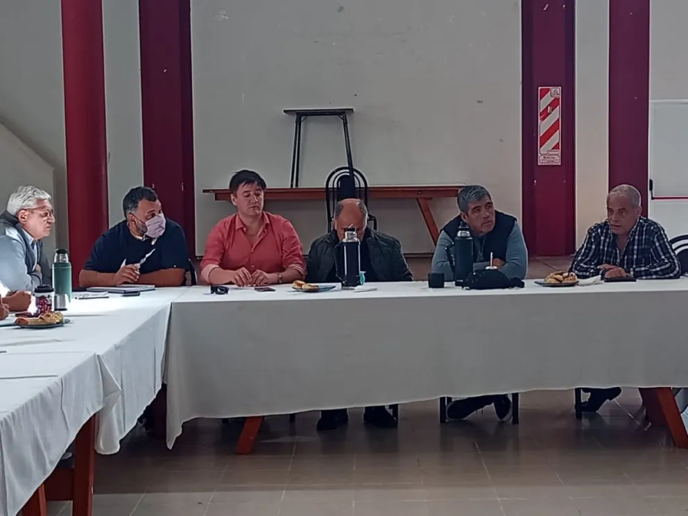 Gremios enojados por el abuso de prestadores médicos y el cobro de plus