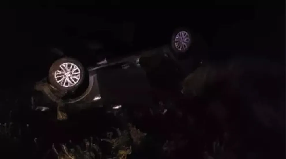 Dirigentes de ATE que iban de Viedma a Roca se despistaron y volcaron en la ruta N° 250