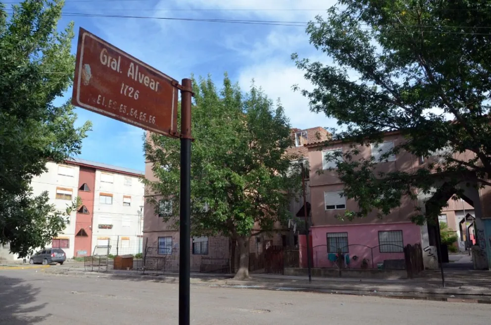 Un vecino le salvó la vida a un joven en Las 1016 Viviendas