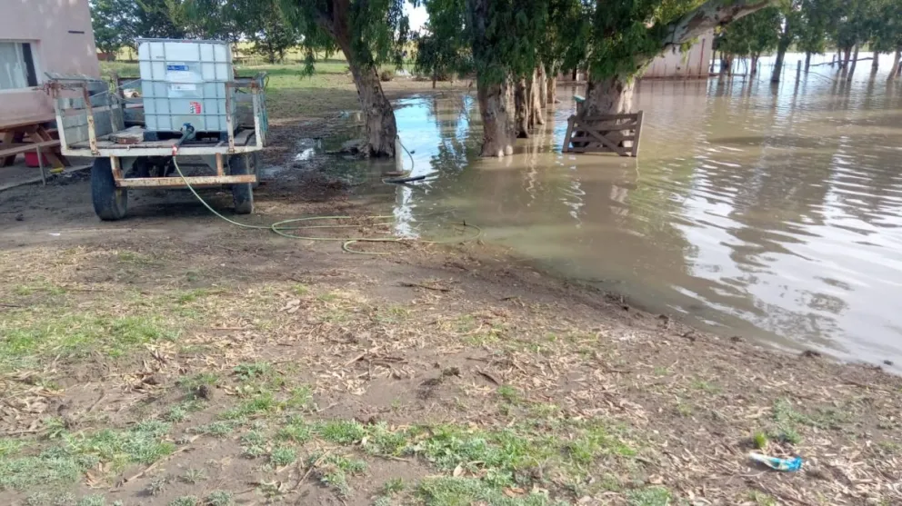 Todavía queda agua de la inundación de principio de año y se sumó la lluvia del fin de semana