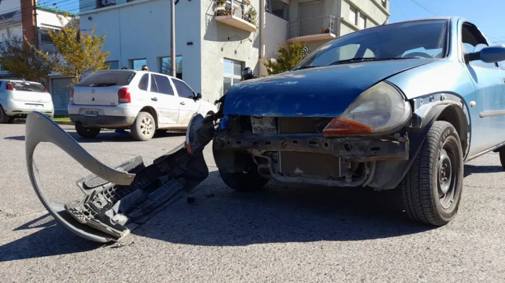 Fuerte choque en Moreno y Brown dejó como saldo autos muy dañados