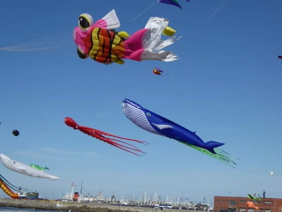 Los amantes del viento preparan su festival en el balneario El Cóndor