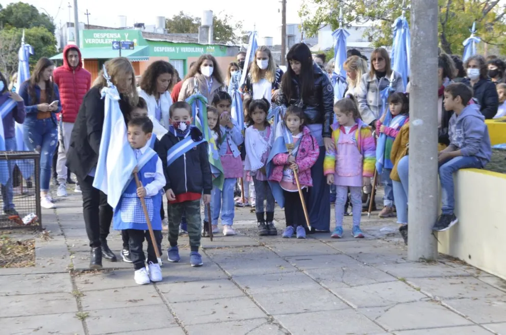 La comunidad educativa del Jardín 904 festejó el 50 aniversario de la institución