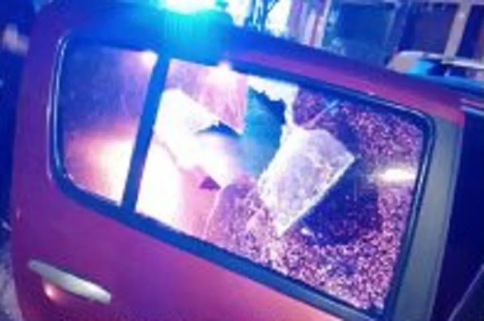 Autos en la mira: el fin de semana varios vehículos sufrieron la ruptura de sus cristales 