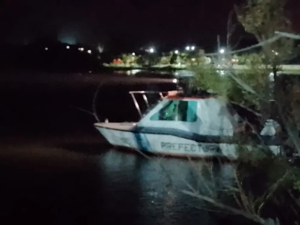 Desesperada búsqueda de un joven que desapareció en el río cuando remaba