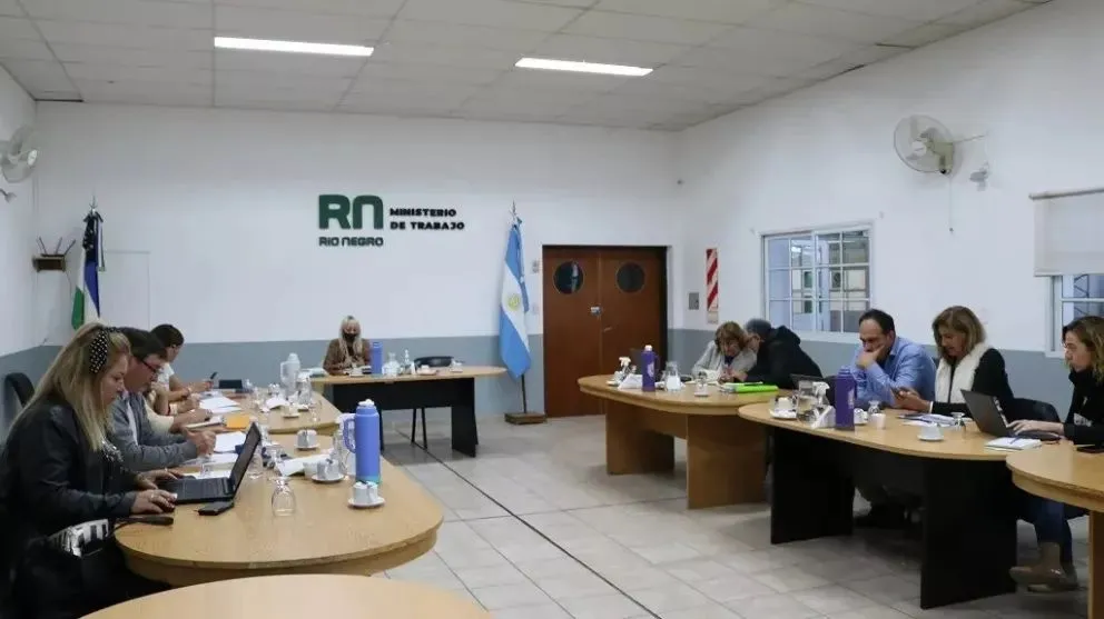 Hubo una nueva propuesta del Gobierno y Unter pidió la renuncia de Carrizo