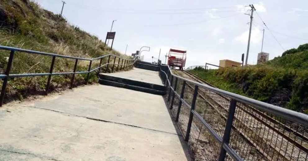 Restan pericias sobre la Toyota.