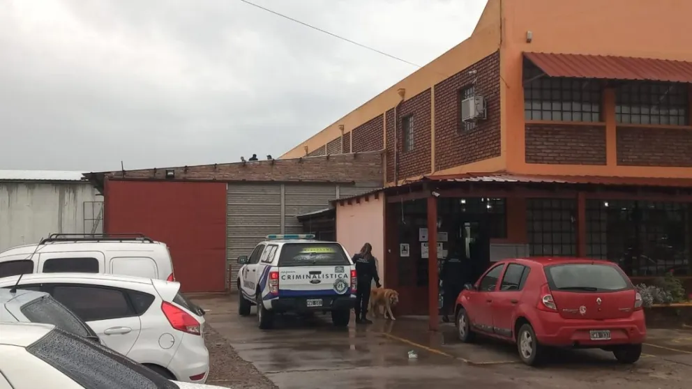 Robo en el Ultra Market: hicieron un boquete y lograron abrir la caja de seguridad 