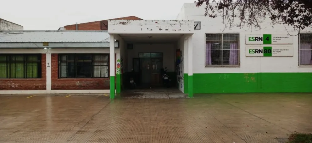 Estudiantes de la Secundaria 80 hicieron una sentada: piden que echen a la alumna golpeadora