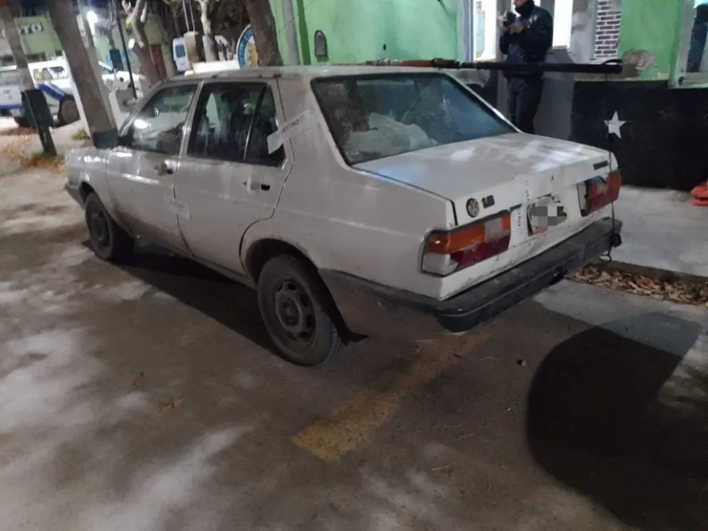 El Cóndor: transportaban una vaquillona faenada de dudosa procedencia  en el baúl del auto