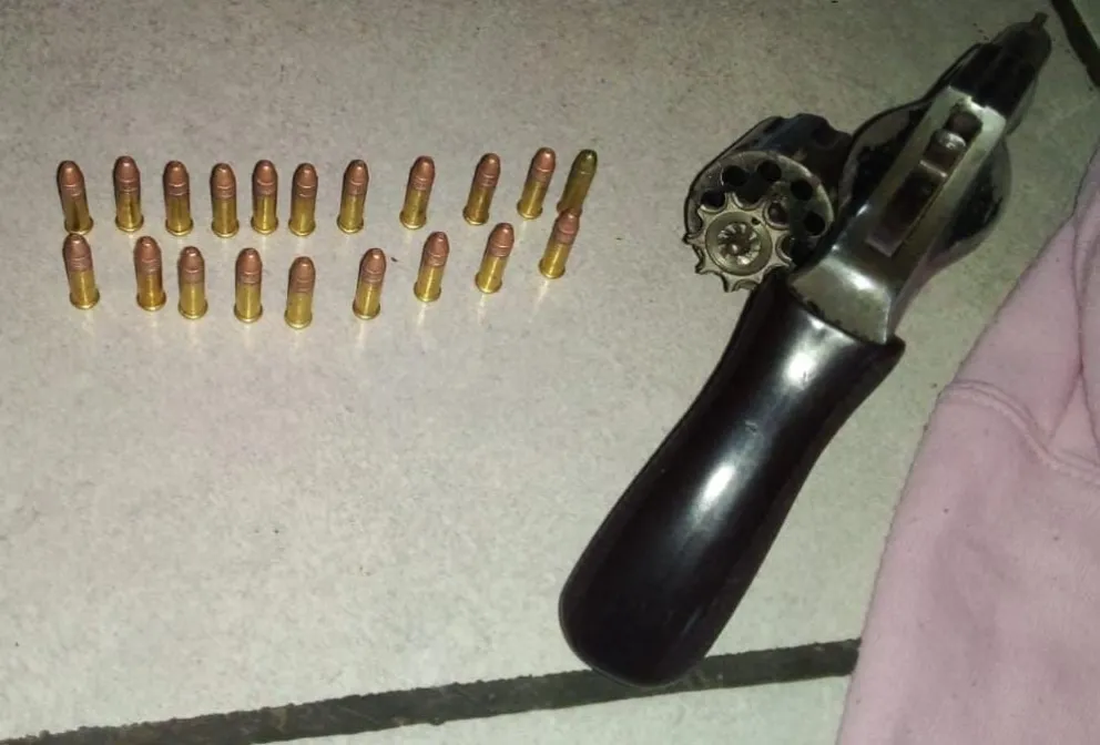 Hicieron allanamientos en la peligrosa toma Unión y en el IPPV: secuestraron un arma lista para disparar