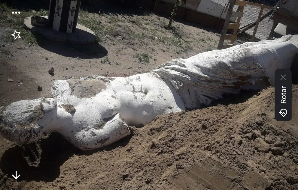 La mujer que se apoderó de la Venus mostró pruebas de que la tiraron a la basura
