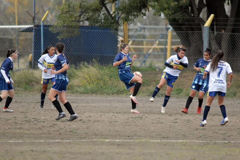 El fútbol femenino de la Comarca tuvo una escalada de violencia en su cuarta fecha