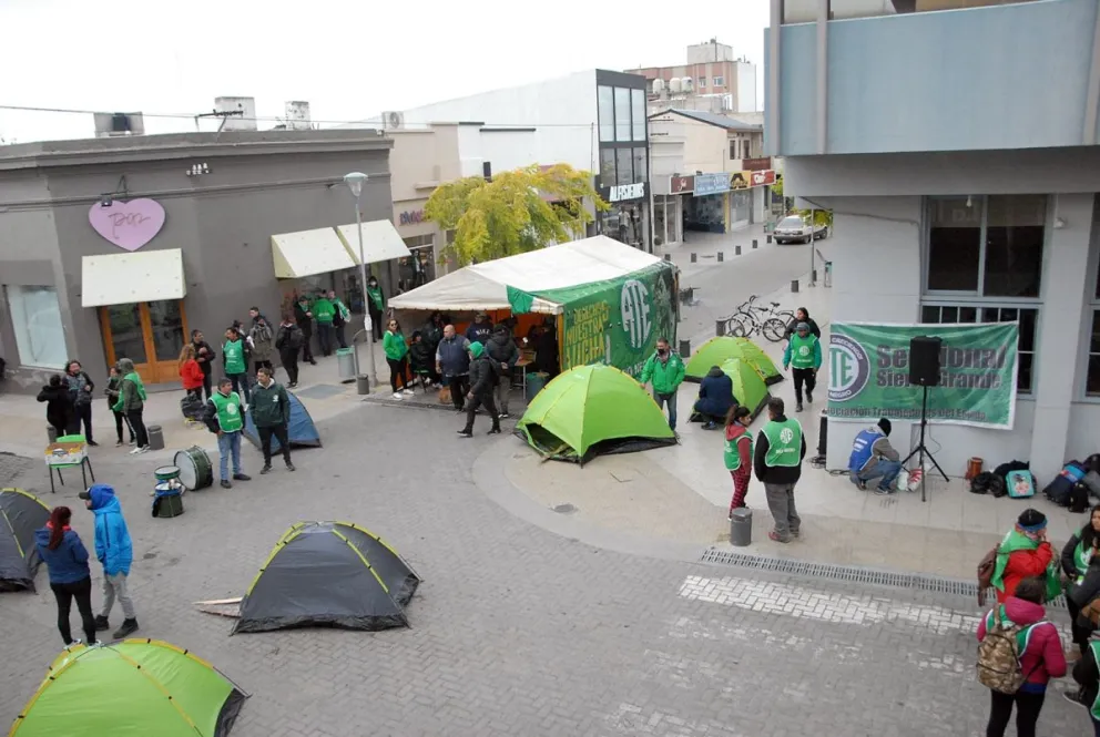 ATE insiste en reabrir la paritaria y adelantar los plazos