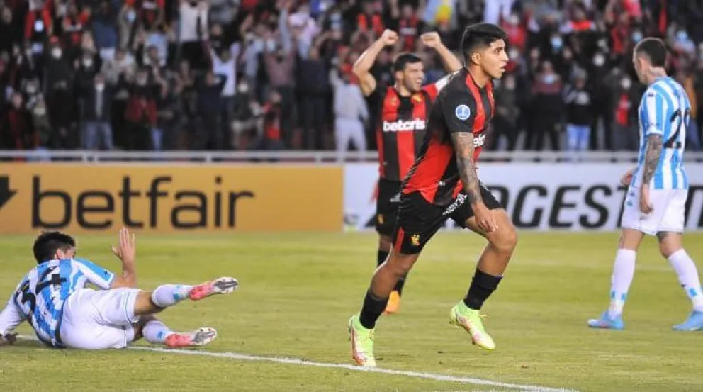 A la Gagoneta se le pinchó una rueda: Racing cedió el invicto en Venezuela