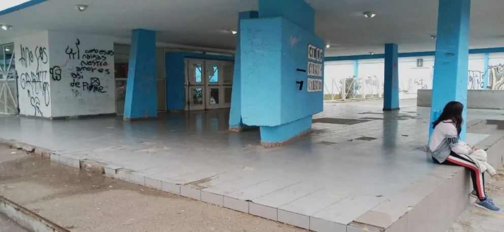 Violencia escolar: tres adolescentes golpearon y mandaron al hospital a una compañera