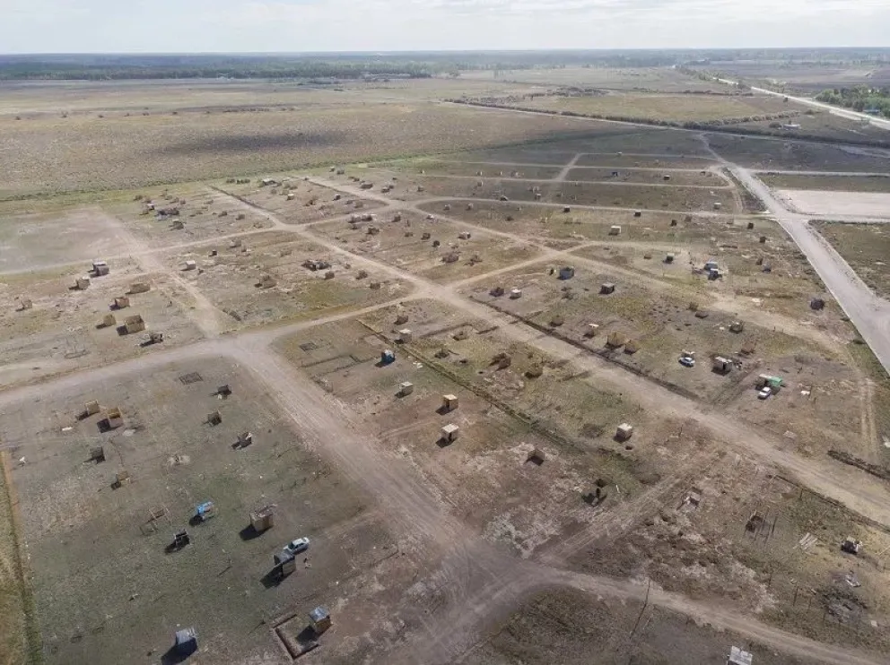 Buscan una salida decorosa al conflicto con los "okupas" en Viedma