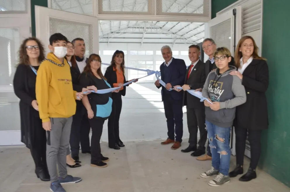Fue un largo camino, pero finalmente quedó inaugurado el SUM de la escuela Islas Malvinas