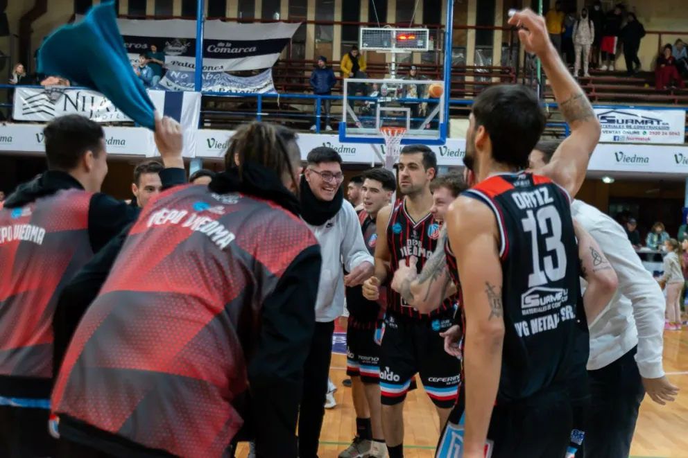 Con un pie en semifinales: Depo Viedma se puso match point ante Gimnasia 